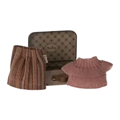 Maileg Knitted Blouse and Skirt in Suitcase (Grandma Mouse)