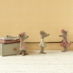Maileg Dance Mouse in Daybed (Little Sister)