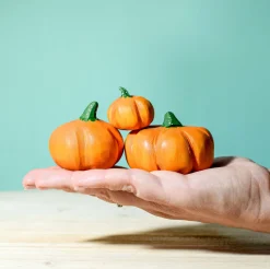 Wooden Hay Bales and Pumpkins (Set of 7)